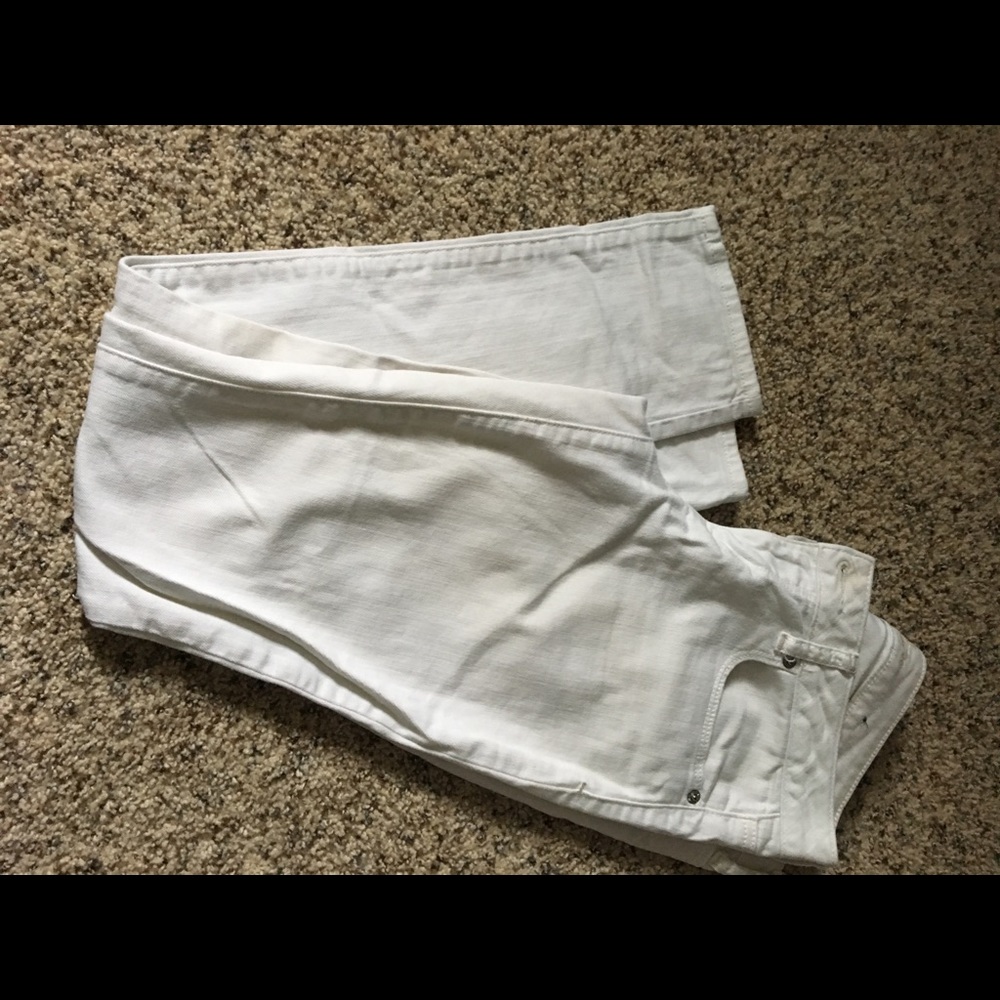 American Eagle white  jeans ‭size 4